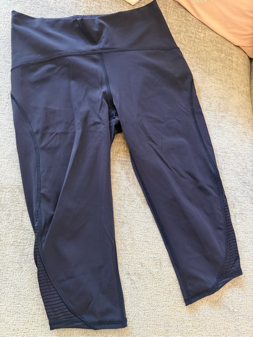 lululemon Navy Blue Crop Leggings Size 8 Ribbed Mesh Detail Capri Yoga Pants